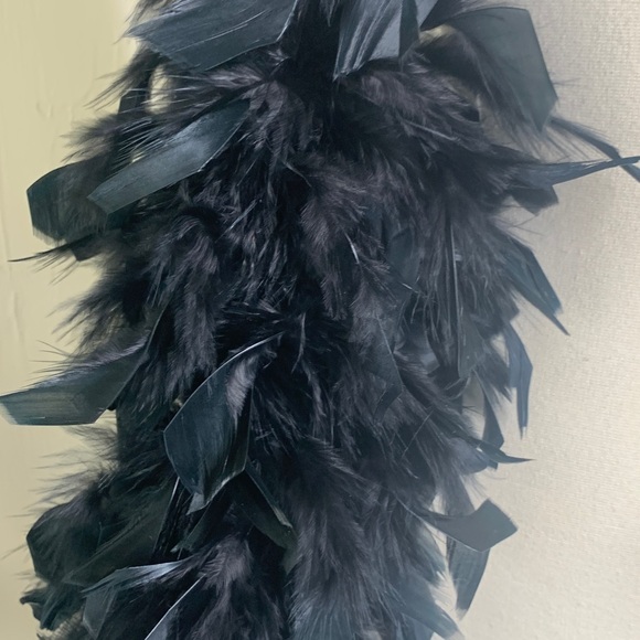 Black feather boa - Picture 6 of 6